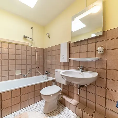 Id 6886 - Private Apartment